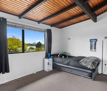 Charming 1BR Home in Welcome Bay - Photo 3