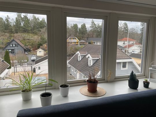 Kabarévägen, Skogås - Photo 1