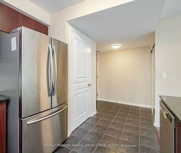 Finch/Yonge-Beauty!Freshly Painted 1056 sqft 2Bd+Den 2Pkg &Locker - Photo 4