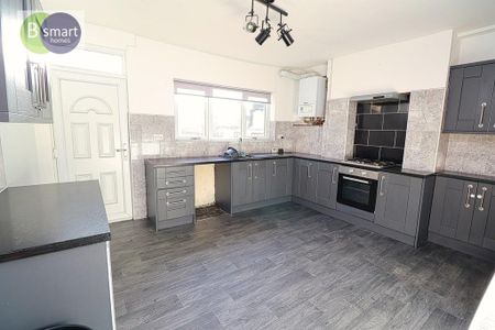 2 bedroom terraced house to rent - Photo 4