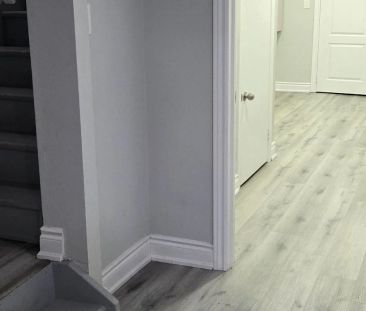 5 Chesterwood Crescent #Lower - Photo 1