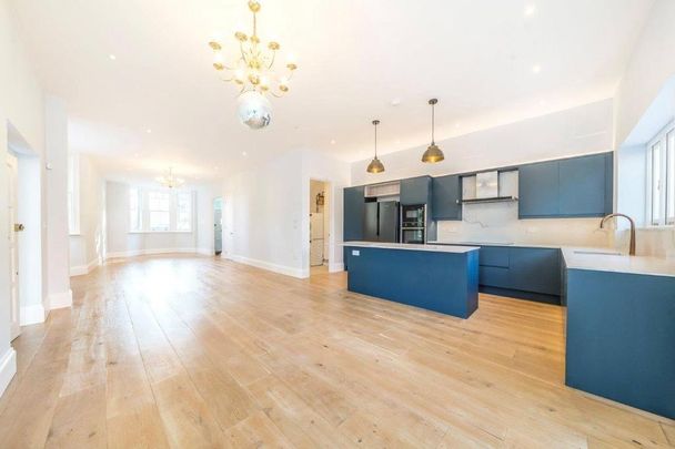 5 bedroom end of terrace house to rent - Photo 1