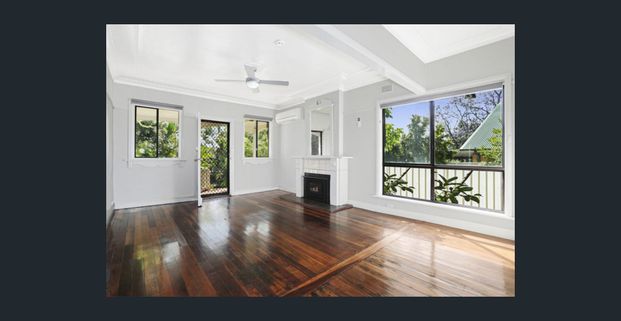 LOCATION! Charming older style home in a great location! - Photo 1