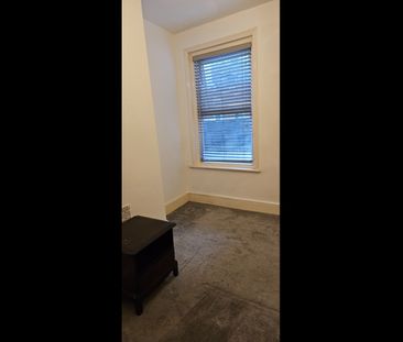 4 Bed Terraced House, Woodside Road, SO17 - Photo 3