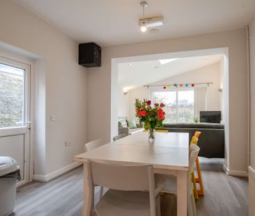 Spacious, modern and right behind Cardiff Uni SU! - Photo 2