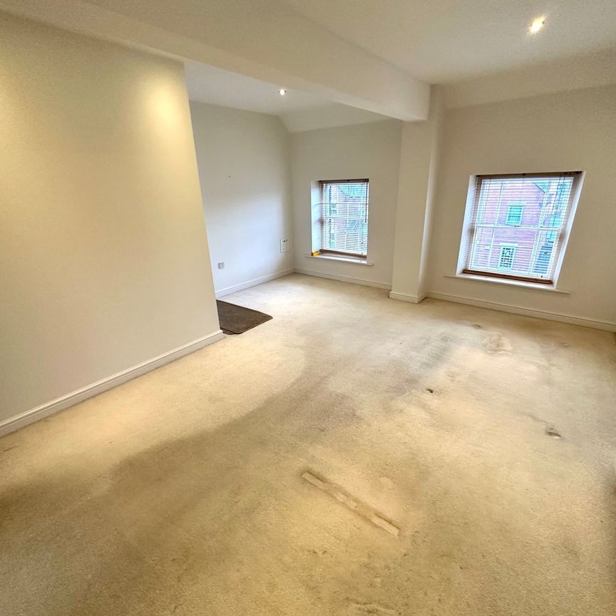 St.LaurenceGardens, BELPER - Photo 1