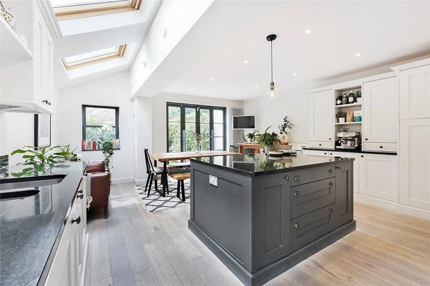 5 bedroom semi-detached house to rent - Photo 1