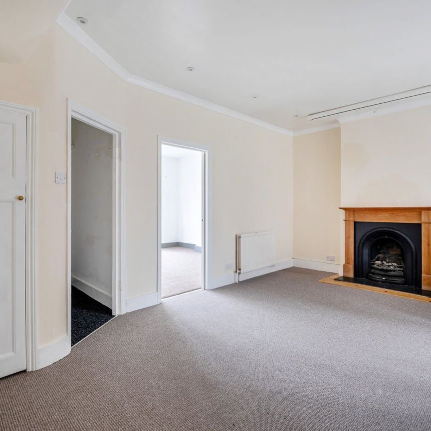 Boundary Road, Colliers Wood, London, SW19 - Photo 1