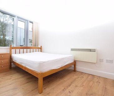 Studio to rent - Photo 3