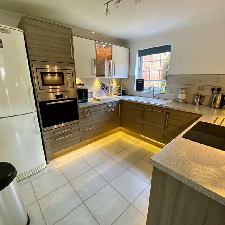 3 bedroom semi-detached house to rent - Photo 1