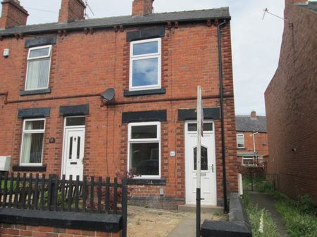 2 bed Terraced - To Let - Photo 4