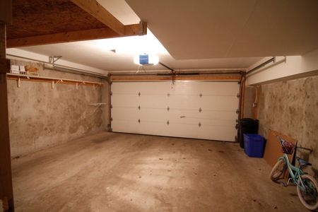 For Lease - 2460 Prince Michael Drive Unit# 27, Oakville, Ontario - Photo 2