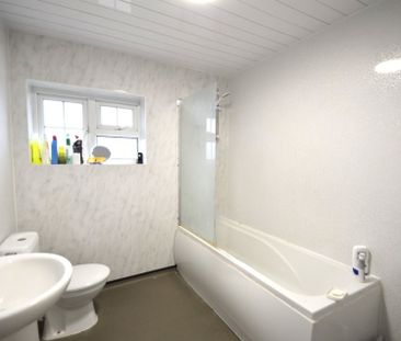 1 bedroom Property to rent - Photo 4