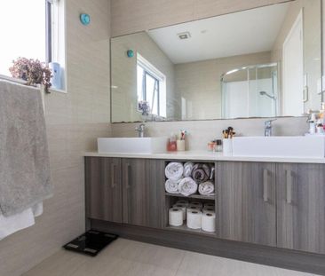 Exceptional 4-Bedroom Family Home in Mt Wellington - Photo 3