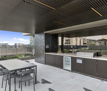 Fantastic Furnished Apartment With Rooftop Pool - Photo 6