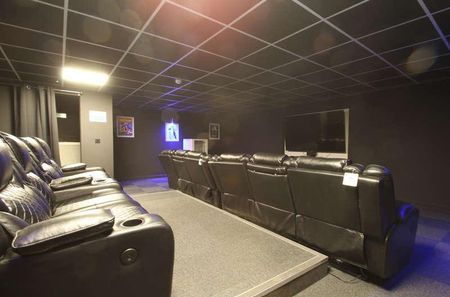 Studio, Broadgate House, Beeston, NG9 - Photo 2