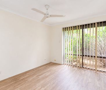 FRESHENED UP, NEW FLOORS AND RE-PAINTED THROUGHOUT - Photo 5