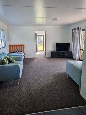 Spacious, Sunny 1 bedroom Flat at Waihi Beach - Photo 3