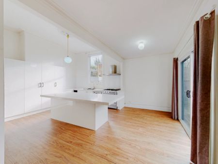 4 Bed, 3 Bath - Photo 3