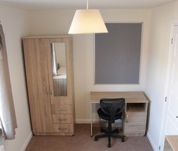 2 bedroom flat to rent - Photo 4