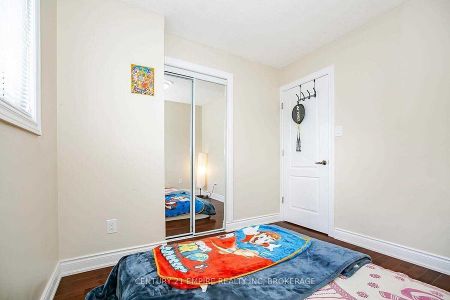 For Lease - 20 Murdoch Drive, Brampton, Ontario - Photo 2