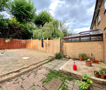 3 bedroom semi-detached house to rent - Photo 5