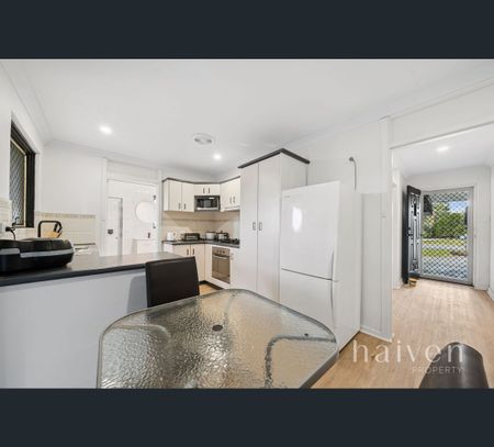 Room 1/27 Eileen Street (Master Bedroom), Gosnells, WA 6110 - Photo 2