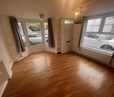 2 bed Semi-Detached - To Let - Photo 5