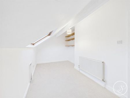 4 bedroom terraced house to rent - Photo 2