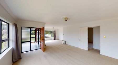 Springvale - 3 Bedrooms - Photo 4