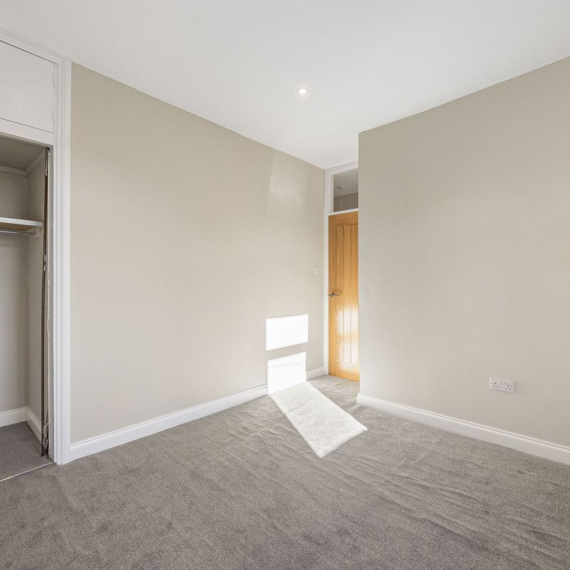 Cherry Orchard, Swindon, SN6 - Photo 1