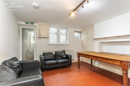 4 bedroom terraced house to rent - Photo 4