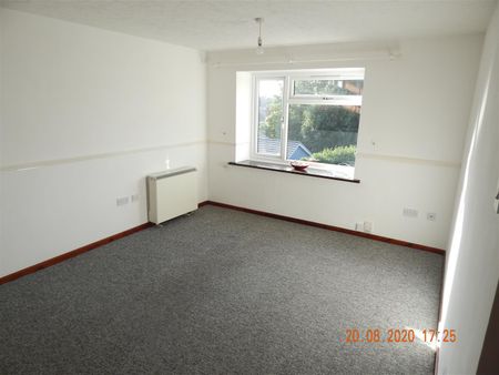 Mason Road, Redditch - Photo 2