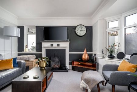 3 bedroom detached house to rent - Photo 2