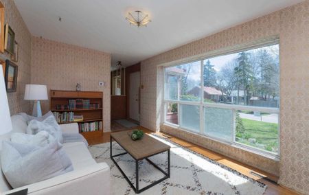 For Lease - 32 Broadleaf Road, Toronto, Ontario - Photo 4