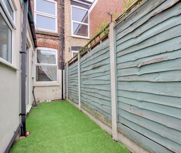 2 bedroom house to rent - Photo 2