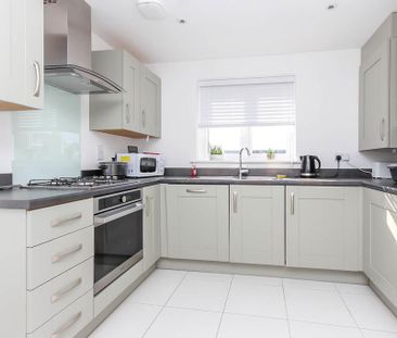 3 bedroom detached house to rent - Photo 4