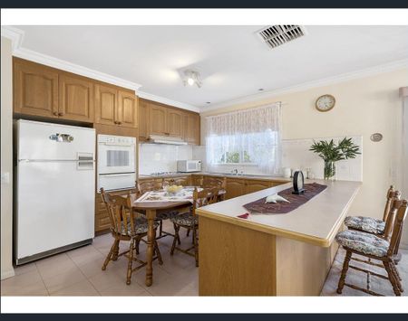 Spacious Family Home in the Balwyn High School Zone - Photo 4