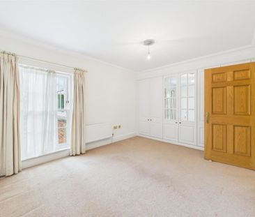 2 BED Flat To rent - Photo 3