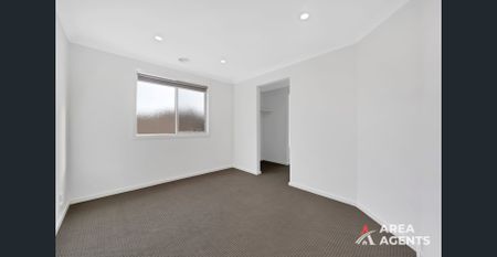 Spacious Family Home in Prime Mickleham Location! - Photo 5