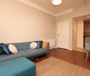 2 bedroom flat to rent - Photo 2
