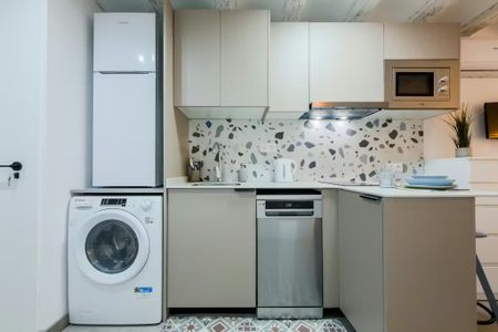 Carrer d'En Robador, Barcelona, Catalonia 08001 - Photo 4