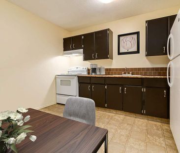 Renovated Suite - 2 Bedroom - Photo 2