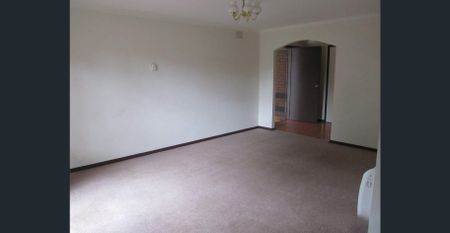 Three-bedroom gem in prime location - Photo 4