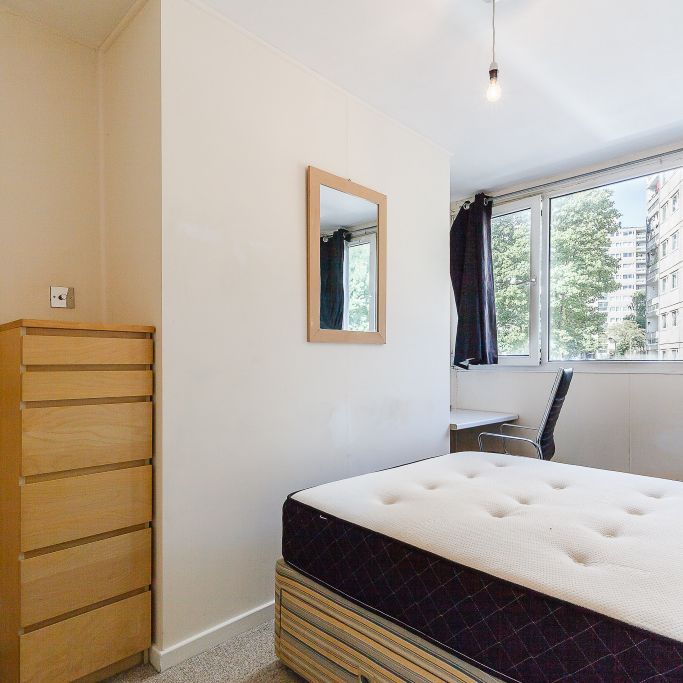 6 Bed Terraced House, Danebury Avenue, SW15 - Photo 1