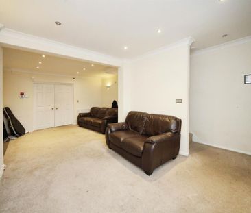 2 bedroom semi-detached house to rent - Photo 5