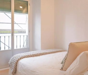 Room for rent in 7-bedroom apartment in Madrid - Foto 2