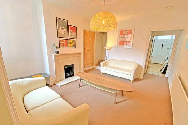 3 bedroom terraced house to rent - Photo 1