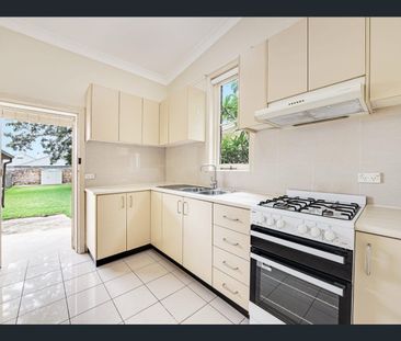 Spacious Family Home - Photo 5