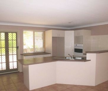 WELL PRESENTED HOME IN CENTRAL LOCATION - Photo 3